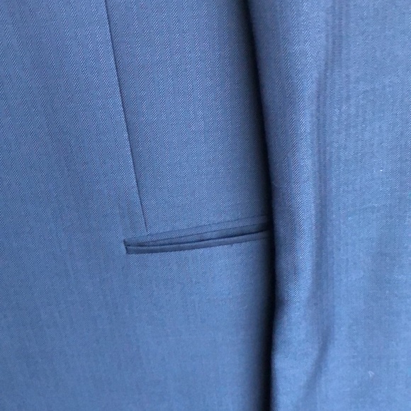 Armani suit - Picture 6 of 6